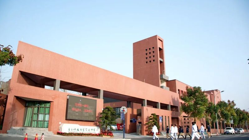 上海电子科技公司供应商选择的五大关键因素**